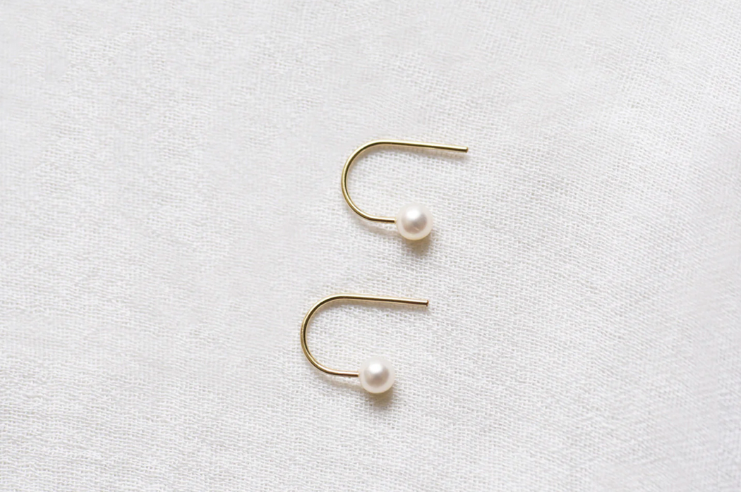 8.6.4 :: Pearl Threader Half "U" Earrings EA-P-04
