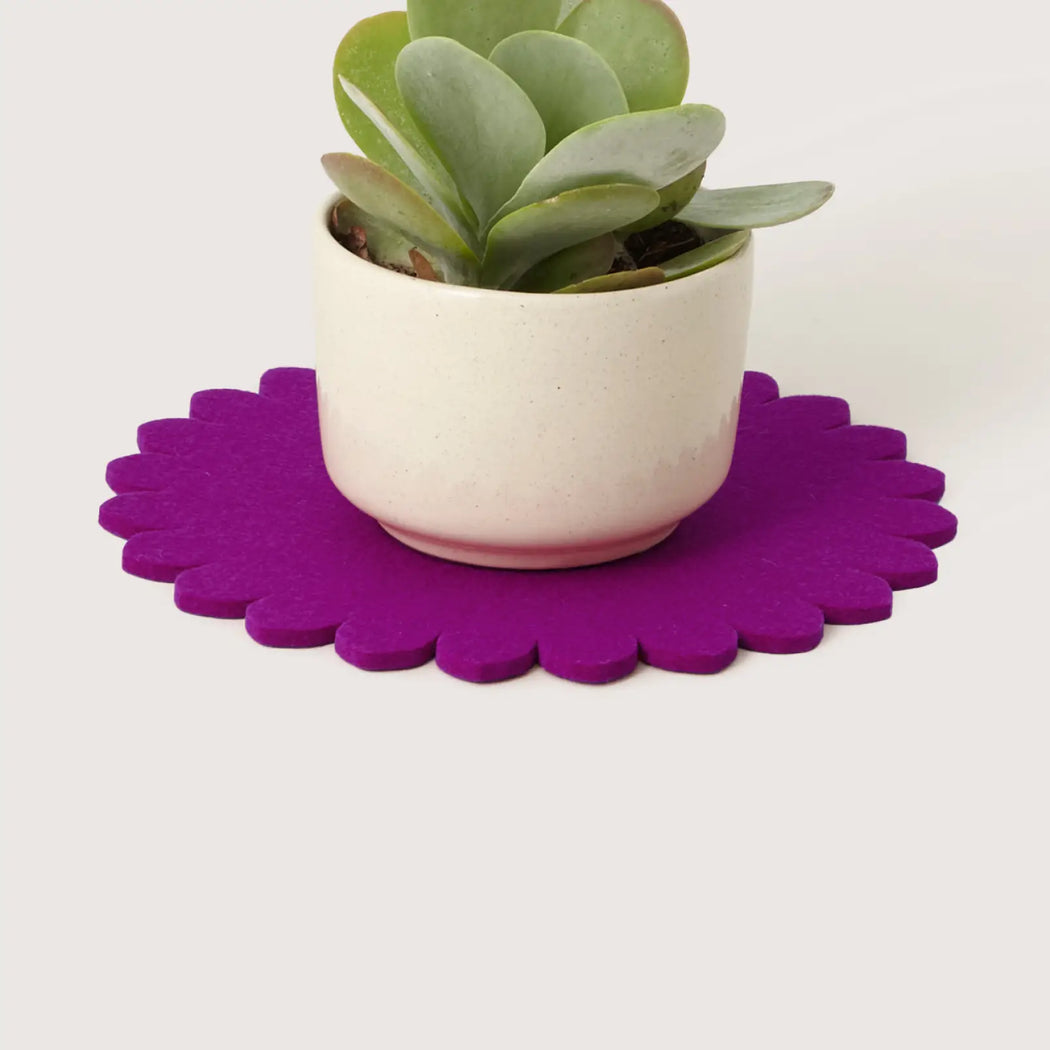 Graf Lantz :: Crest Wool Trivet