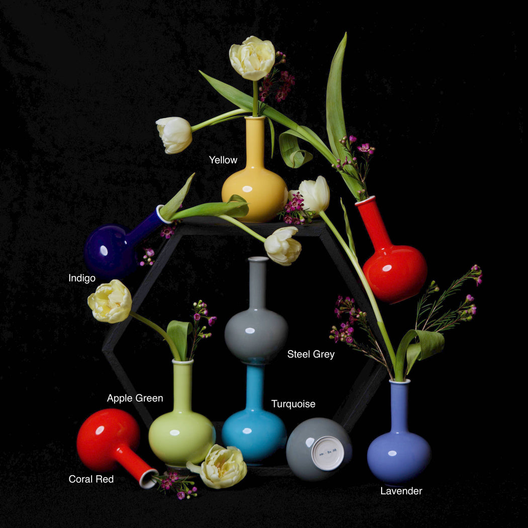 Middle Kingdom :: Porcelain Mini Beauty Vase