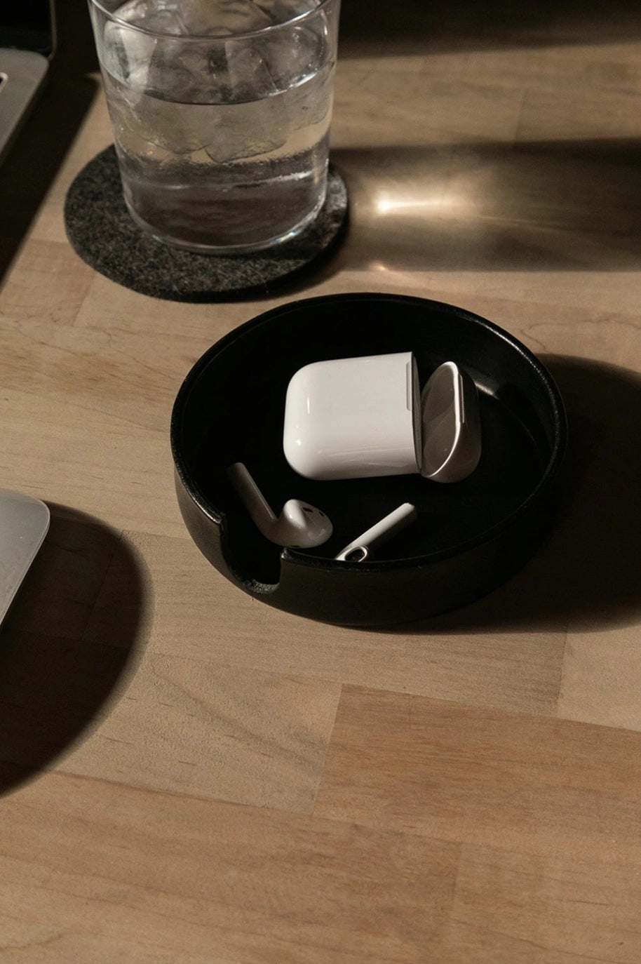 Graf Lantz :: Kobon Round Leather Tray