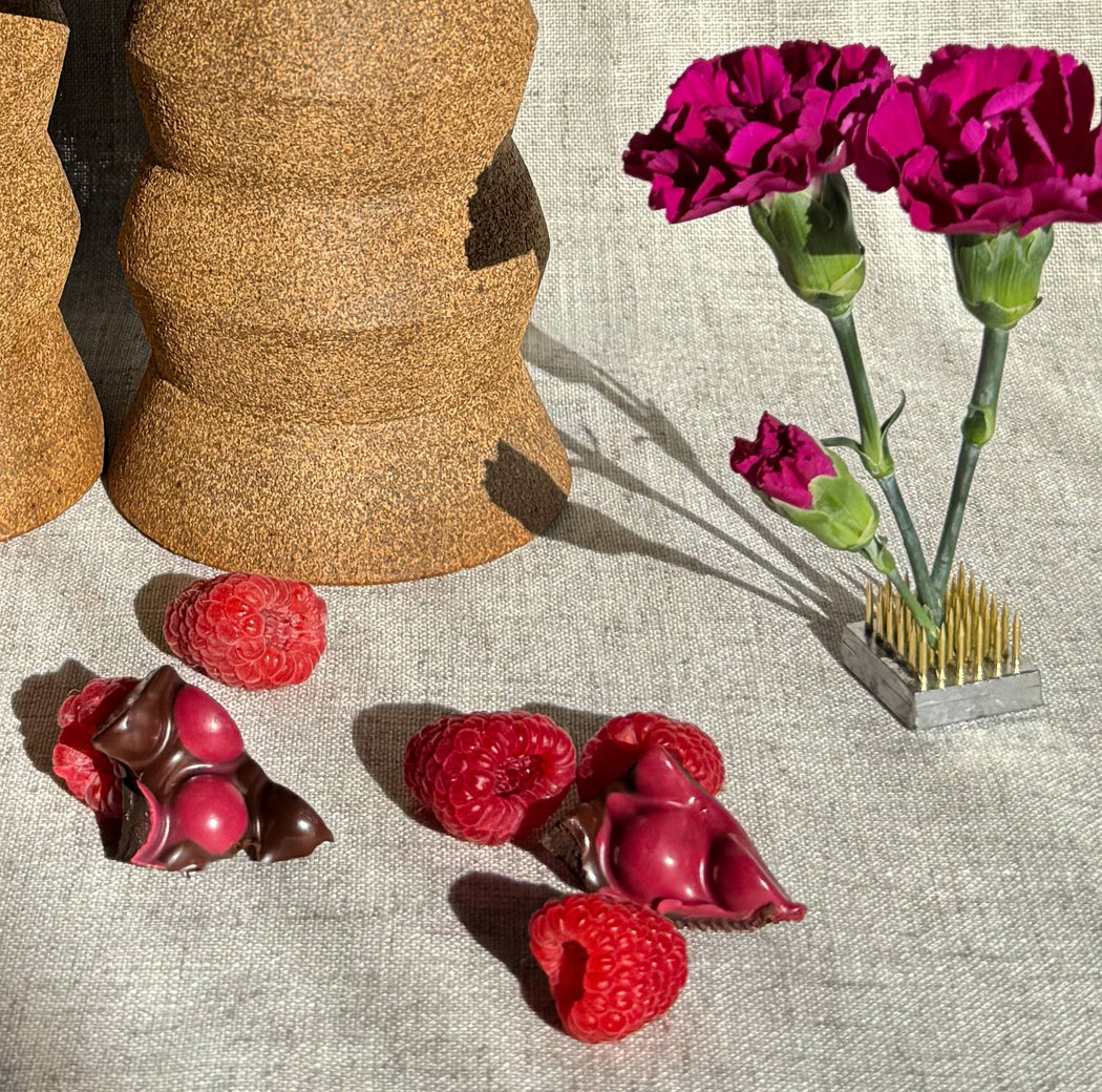 Deux Cranes :: Raspberry Dark Chocolate (Vegan)