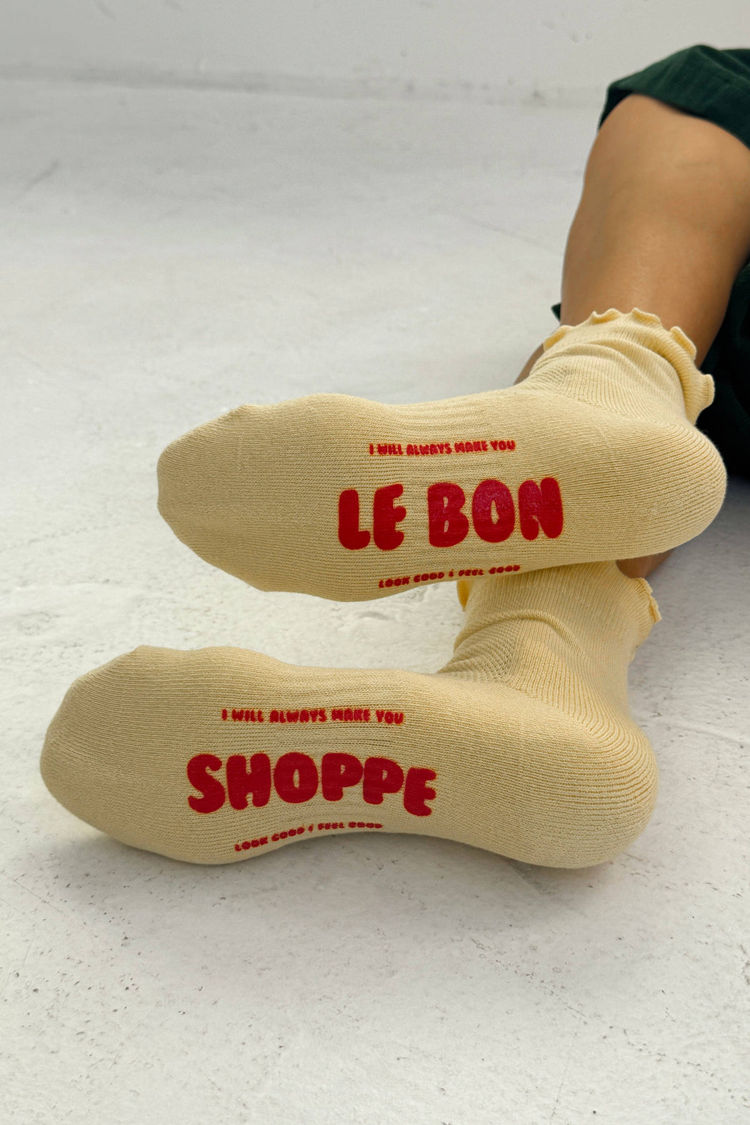 Le Bon Shoppe :: Ruffled Hugger Crew Socks
