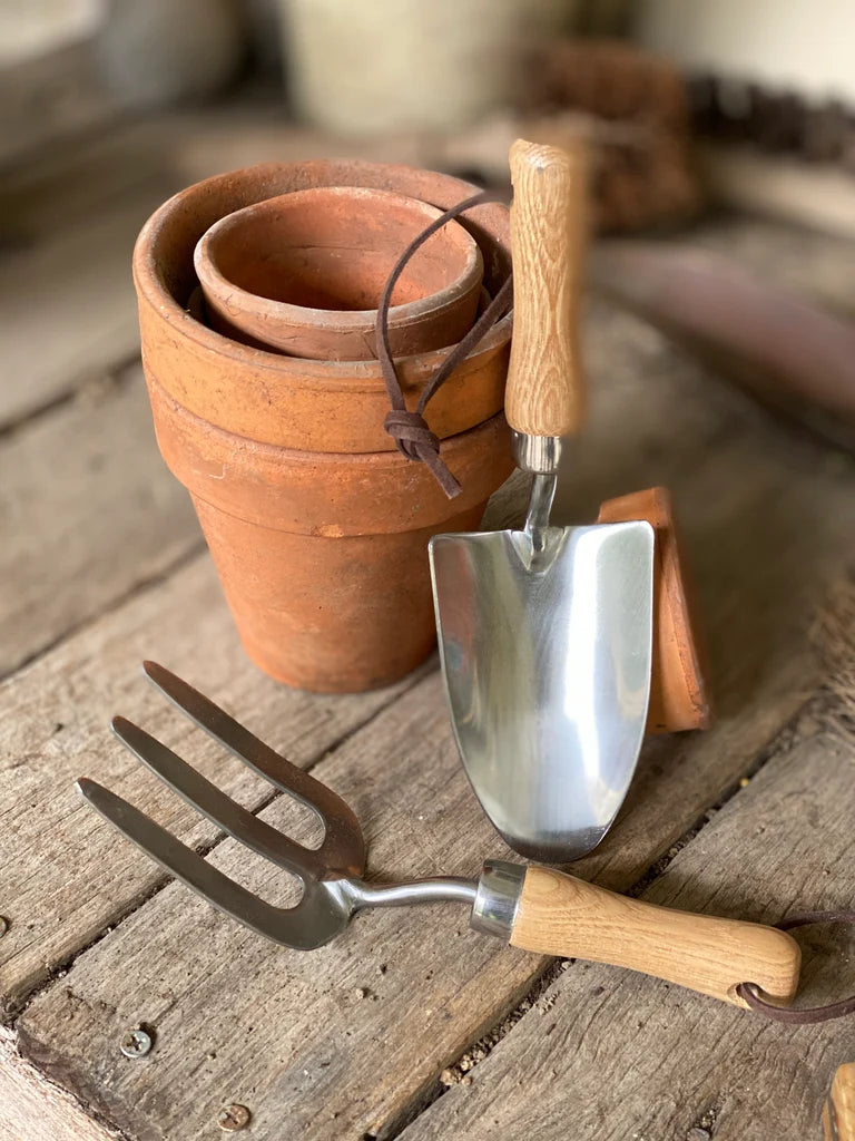 Earth & Nest :: Children's Garden Tool Set