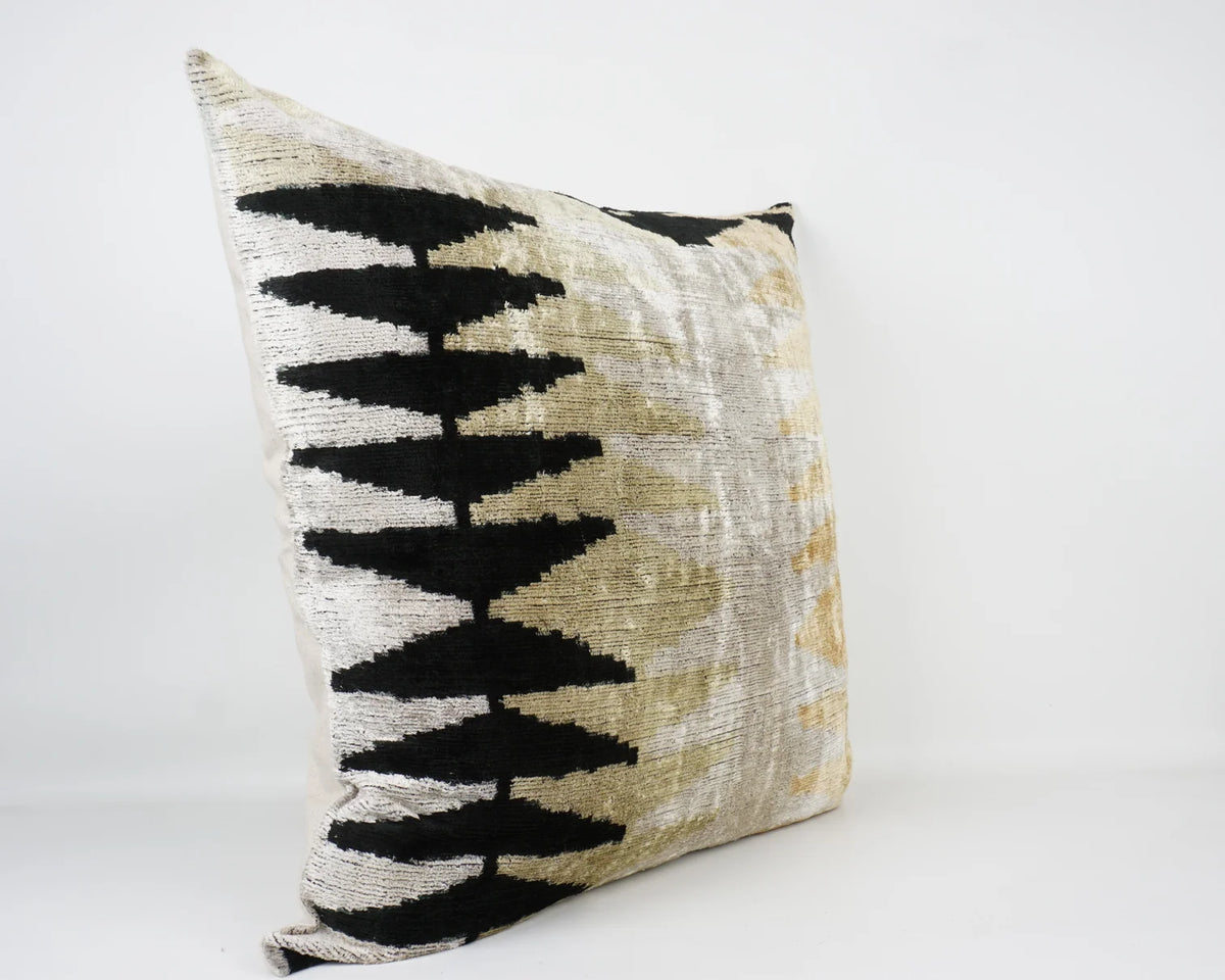 Ikat Cream and Black Pillow w/Insert