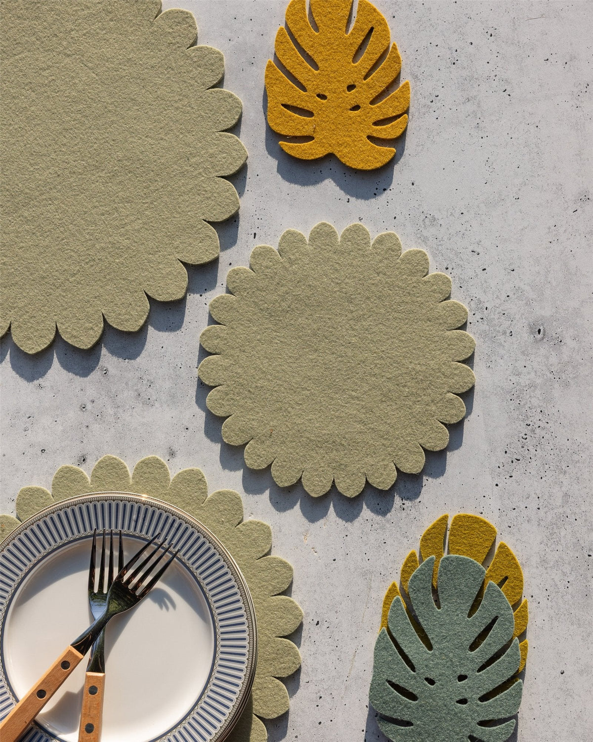 Graf Lantz :: Crest Wool Trivet