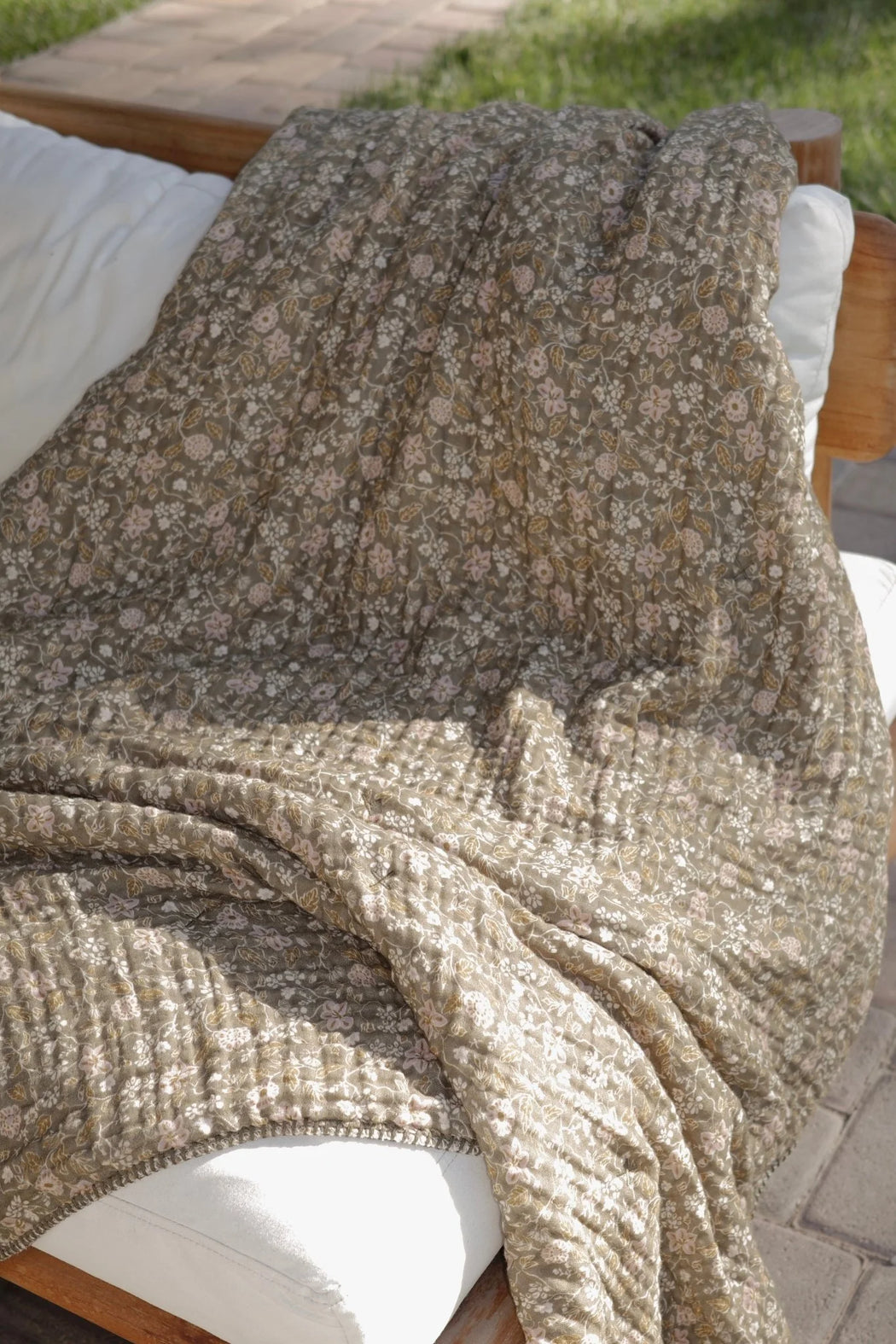 House No.23 :: Sherpa Cottage Blanket