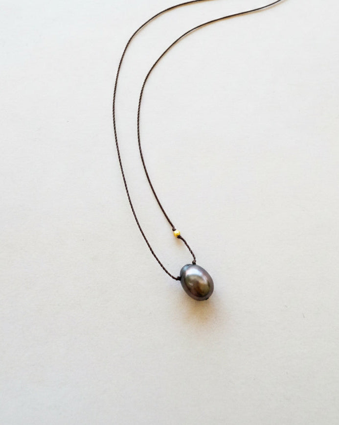 Margaret Solow :: Black Pearl and 18kt Bead Necklace