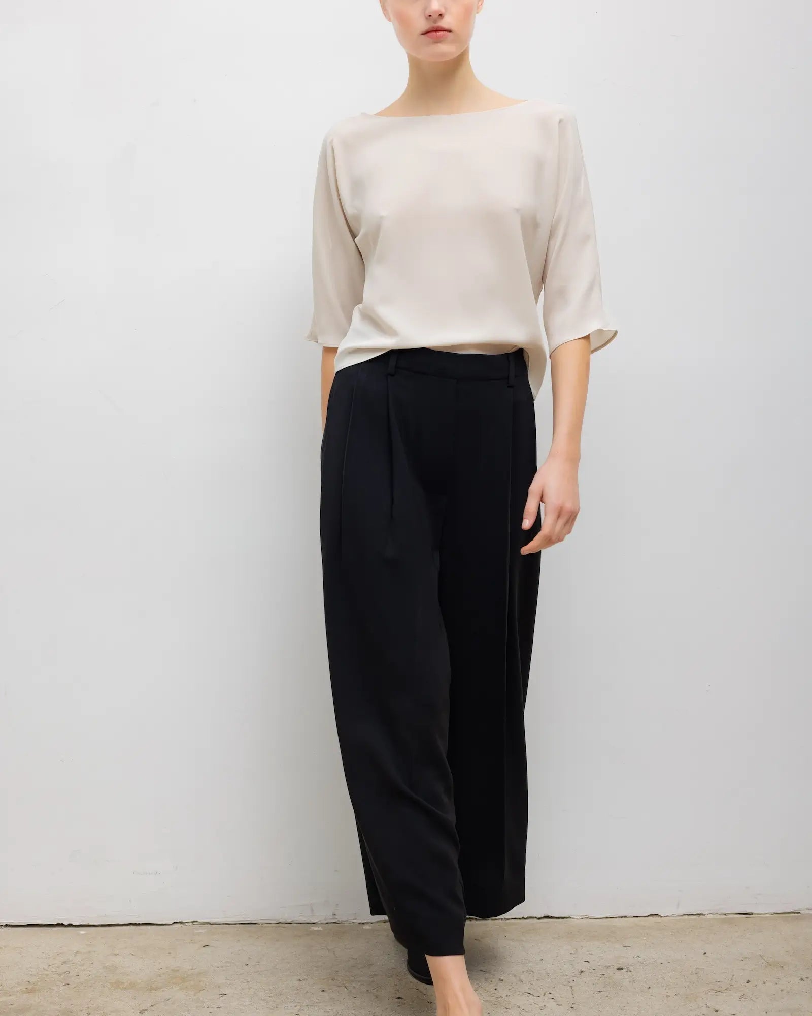 Leset :: Ari Short Sleeve Dolman Top