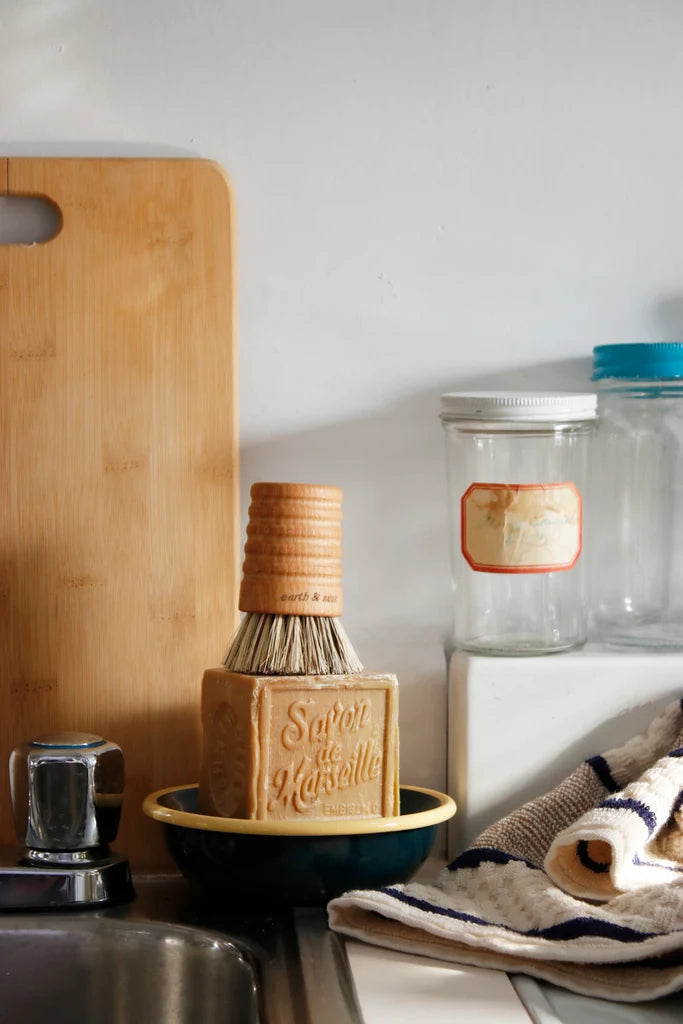 Earth & Nest :: Pot and Pan Brush