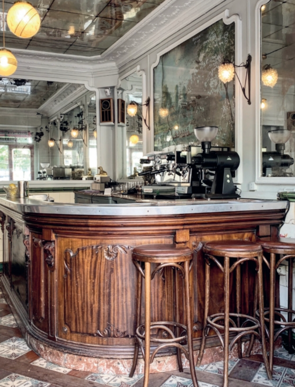 Cravan: Cocktails and More from Paris