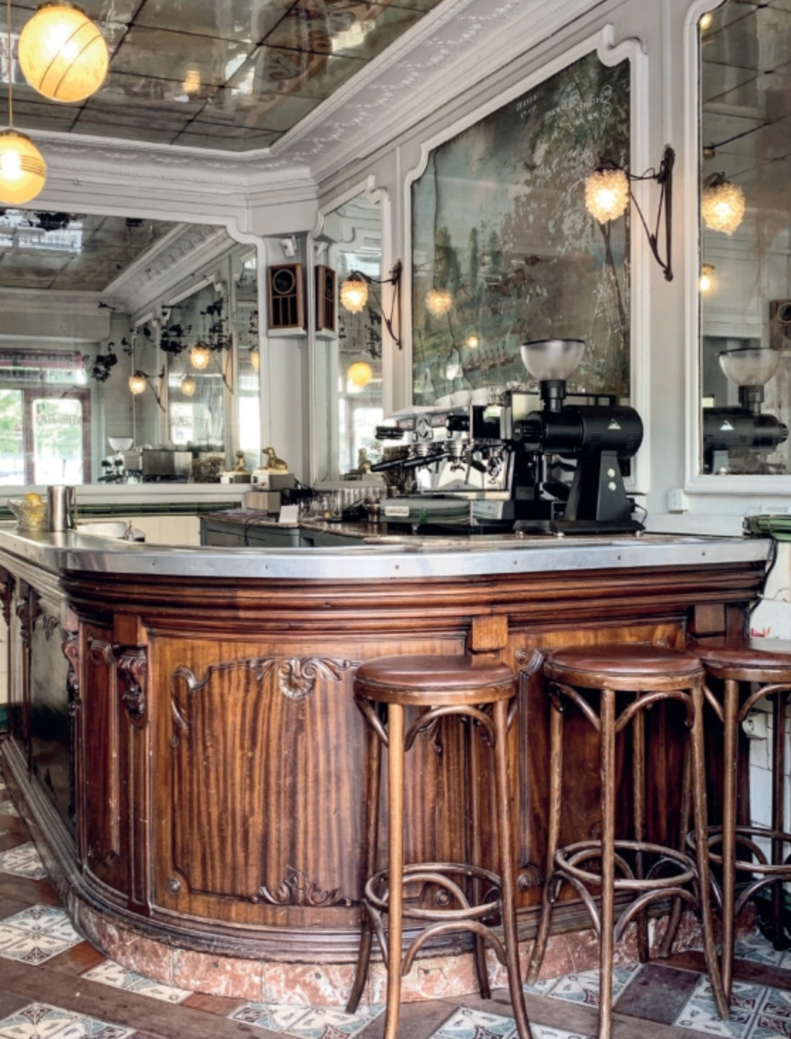 Cravan: Cocktails and More from Paris