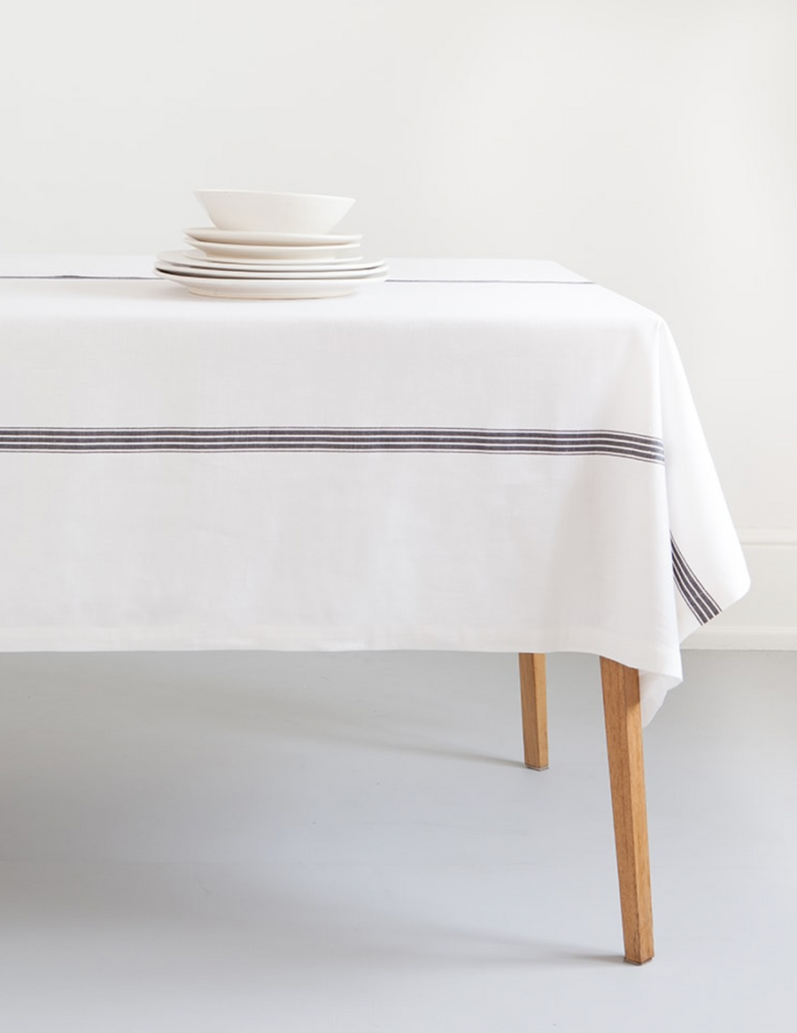 Mungo :: White Tablecloth, Navy Stripe 10 seater