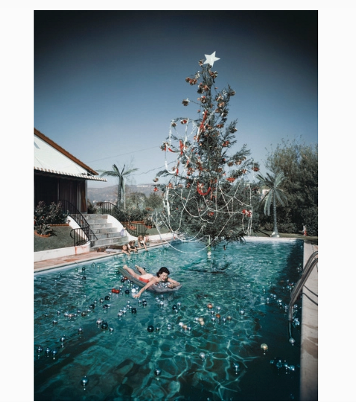 Piecework :: Christmas Swim Puzzle, 1000 piece