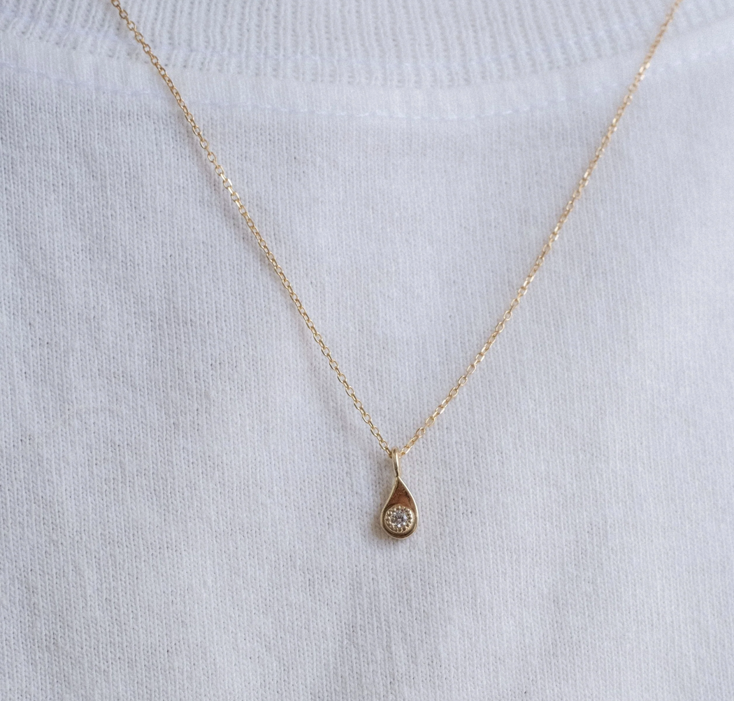 Jennie Kwon :: Twisted Teardrop DIamond Necklace