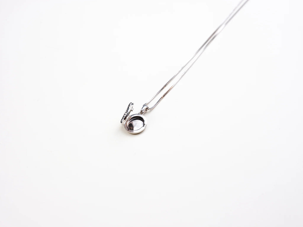 Their Studios :: Sutton Oval Locket