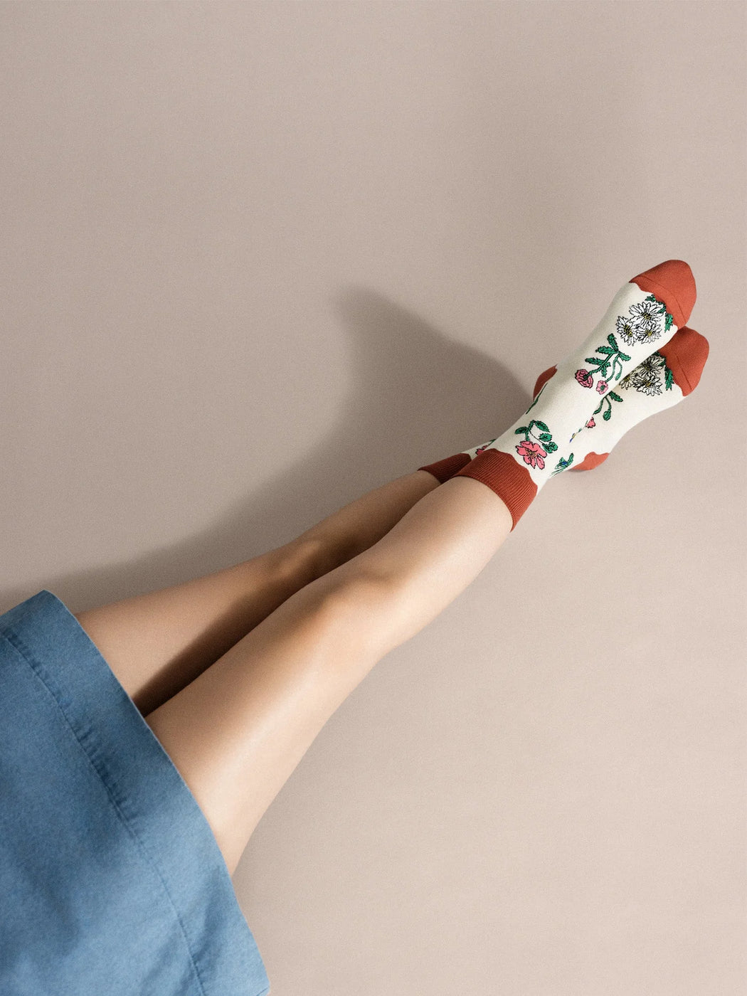 Hansel from Basel :: Retro Flower Crew Sock