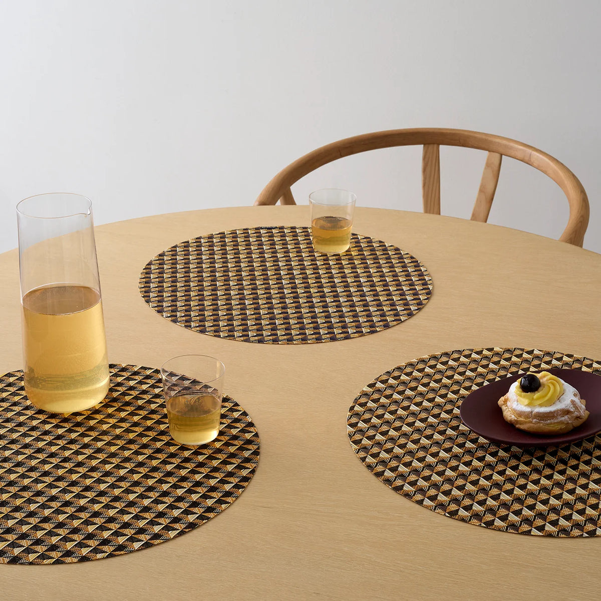 Chilewich :: Crane Round Placemat, Honey