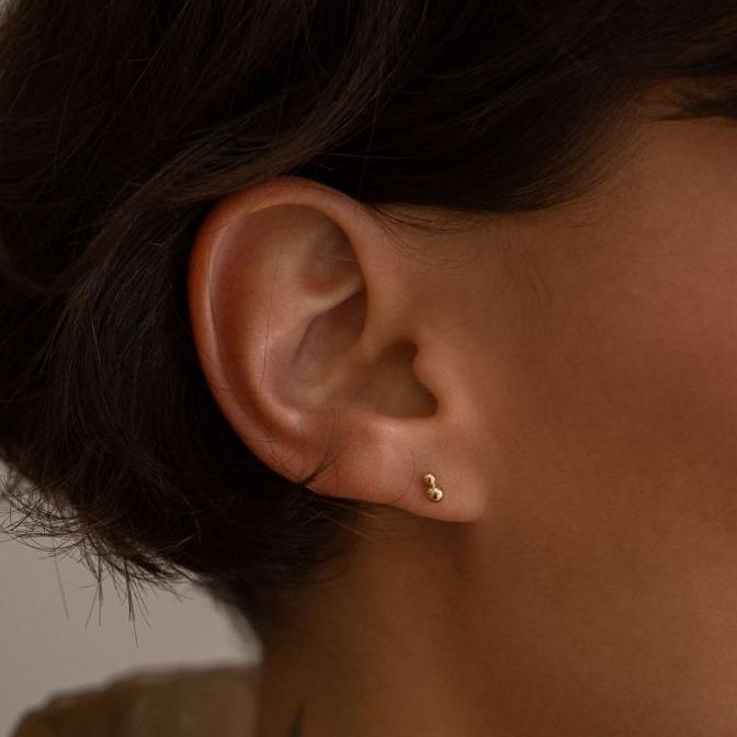 Jennie Kwon Designs :: 2 Ball Gold Stud (SINGLE)