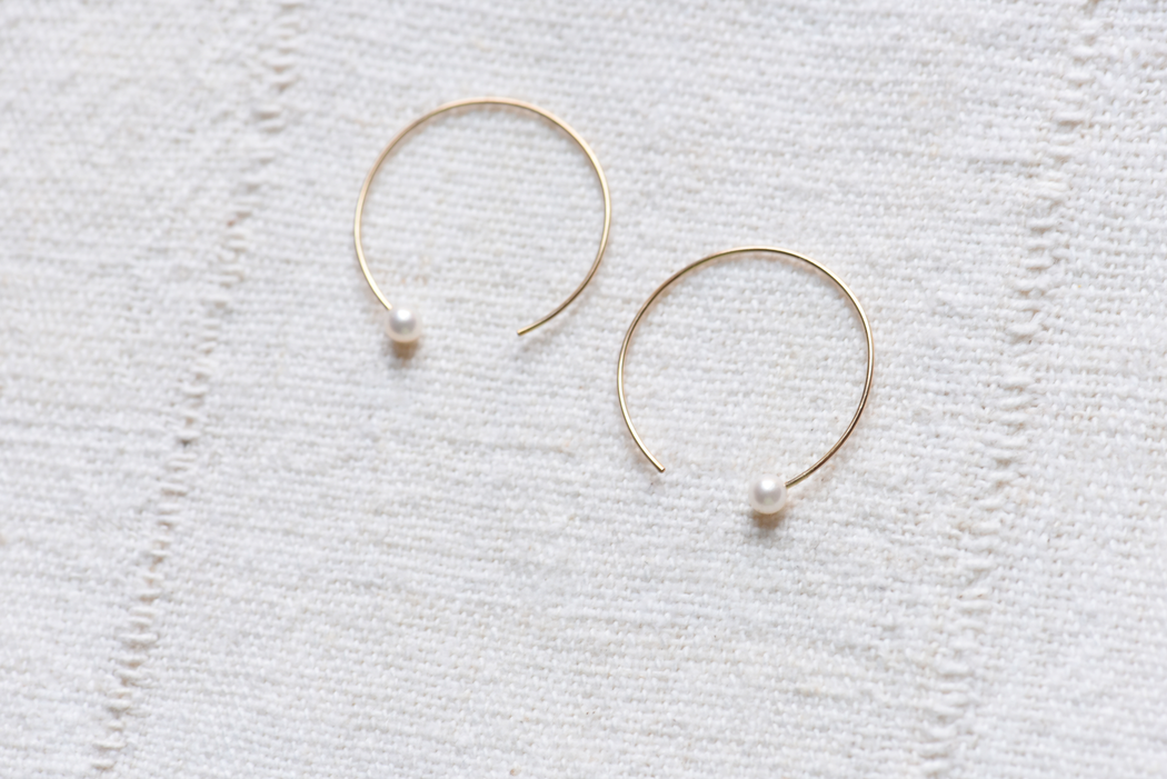 8.6.4 :: Pearl Open Hoop Earrings, Medium