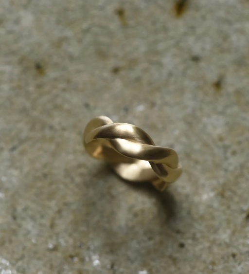 8.6.4 :: Braided Ring Brass